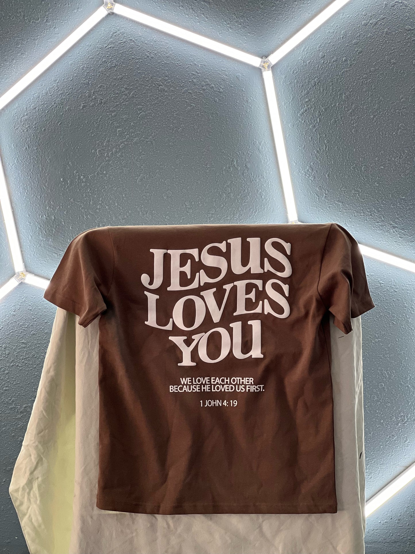 Unisex Jesus loves you t-shirt