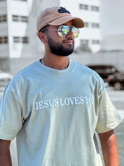 Unisex Jesus loves you t-shirt